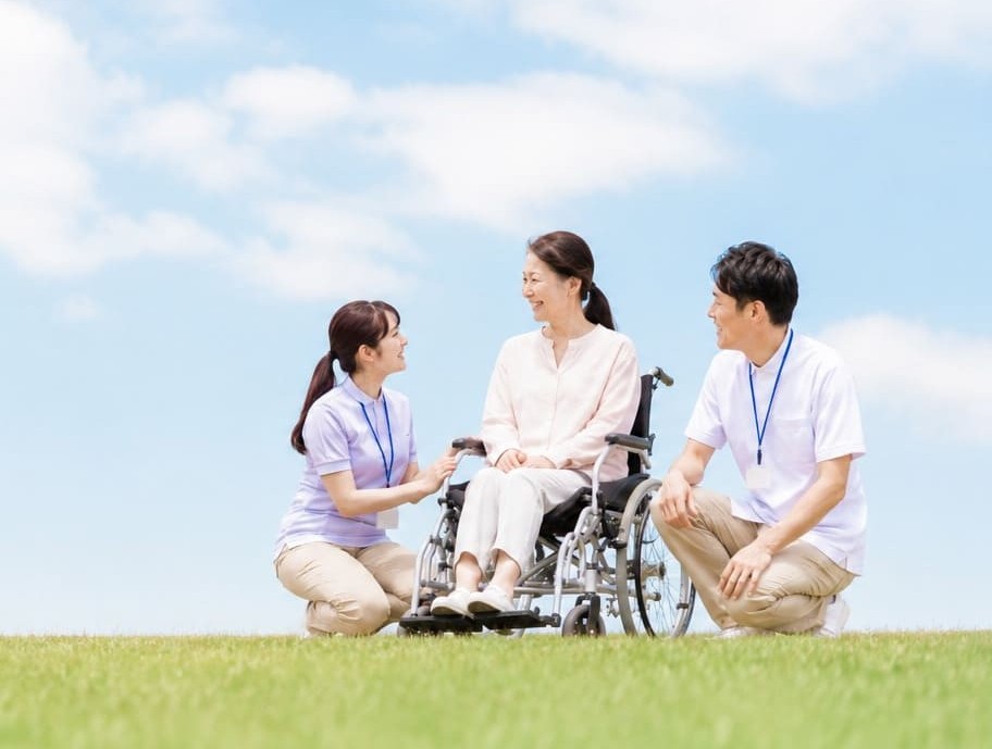 利用のサービスを受ける夫婦